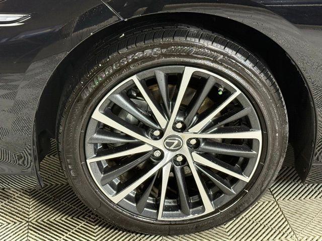 used 2024 Lexus ES 300h car, priced at $41,890