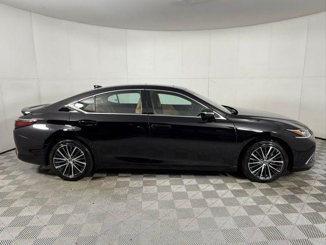 used 2024 Lexus ES 300h car, priced at $41,890