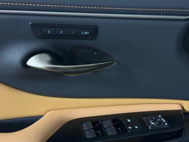 used 2025 Lexus ES 300h car, priced at $44,890