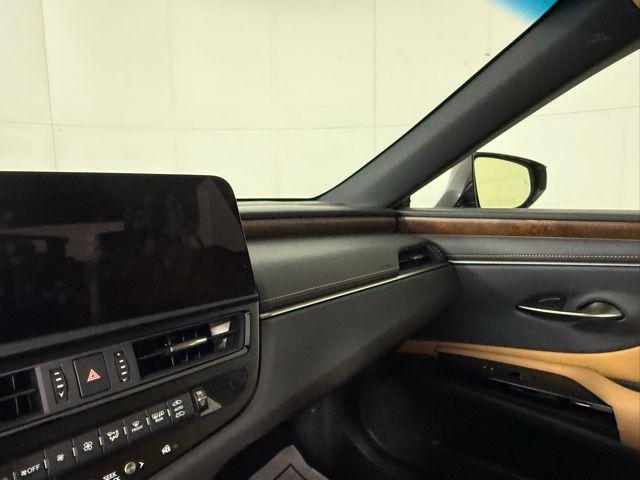 used 2025 Lexus ES 300h car, priced at $44,890