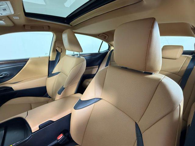 used 2025 Lexus ES 300h car, priced at $44,890