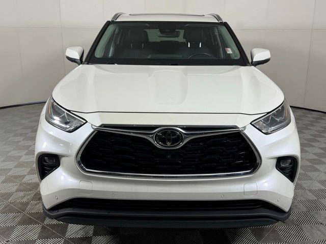 used 2021 Toyota Highlander car, priced at $32,890