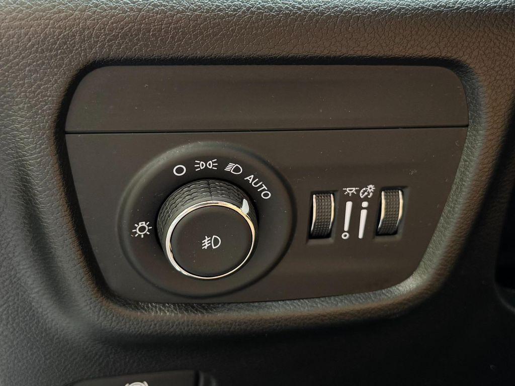 used 2025 Jeep Grand Cherokee car, priced at $51,600