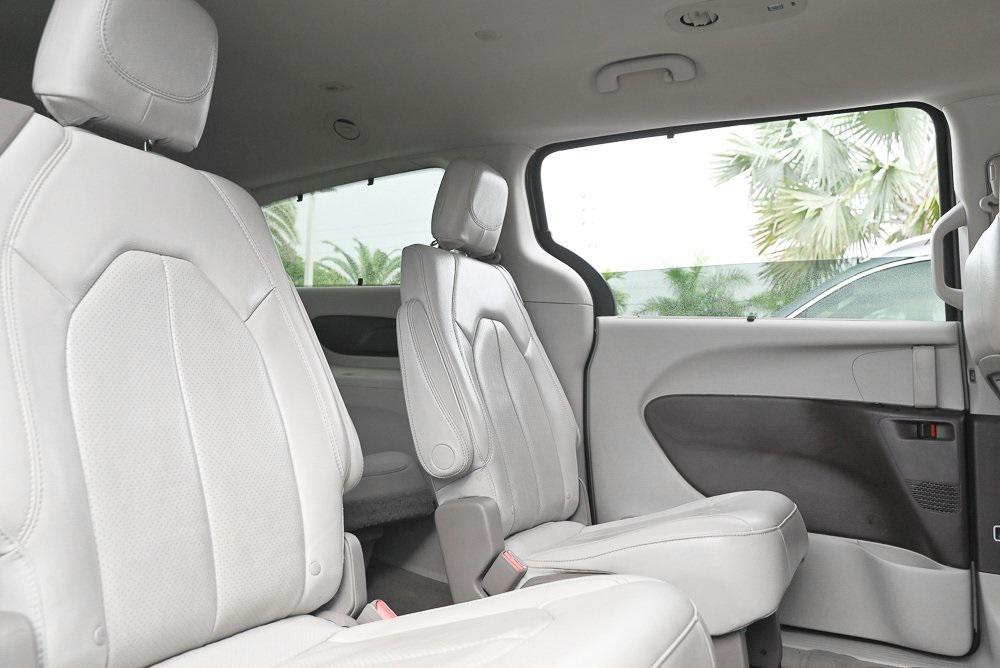 used 2021 Chrysler Pacifica car, priced at $13,990