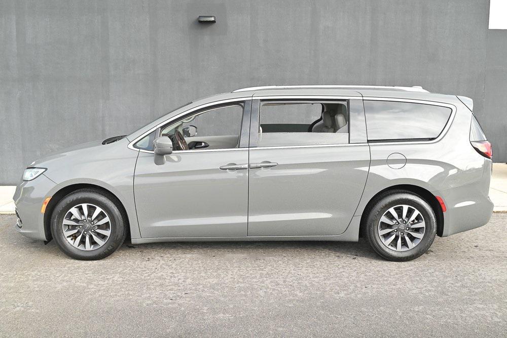 used 2021 Chrysler Pacifica car, priced at $13,990