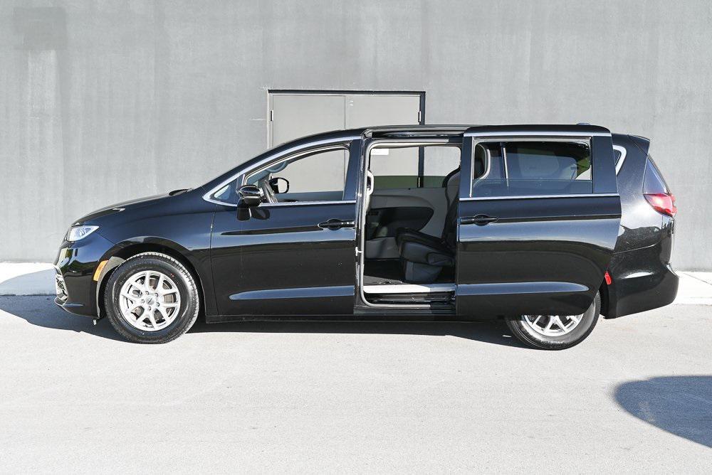 used 2024 Chrysler Pacifica car, priced at $27,990