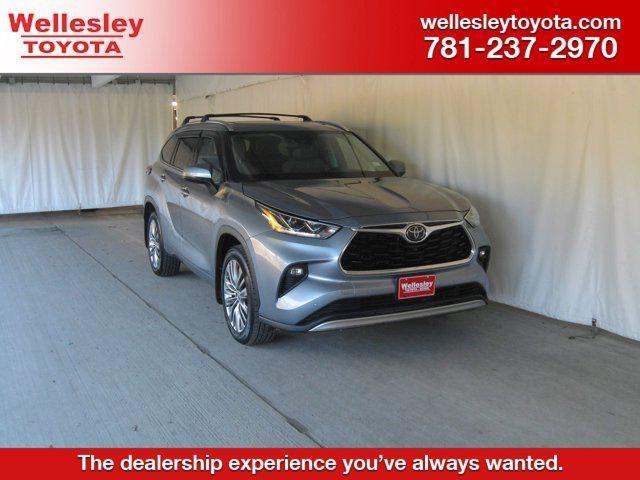 used 2020 Toyota Highlander car, priced at $32,699