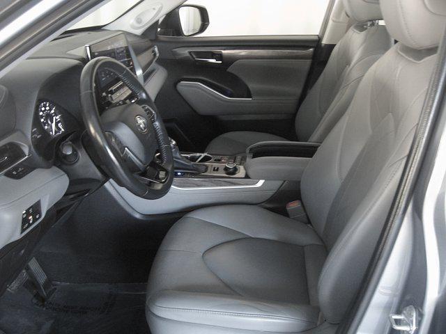 used 2020 Toyota Highlander car, priced at $29,999