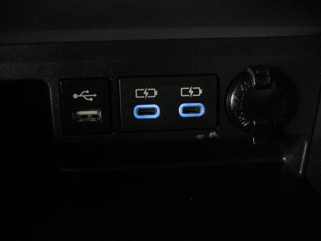 used 2022 Toyota Highlander car, priced at $32,999