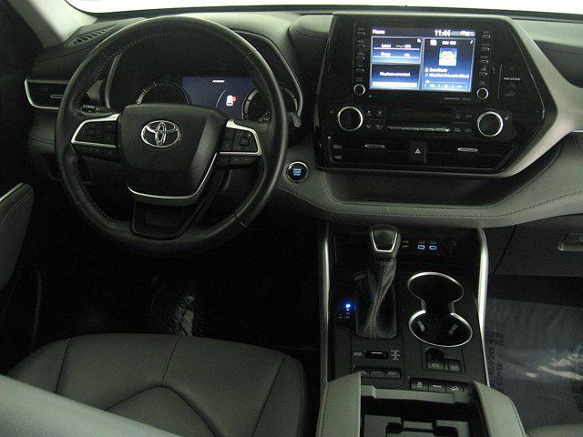 used 2022 Toyota Highlander car, priced at $32,999