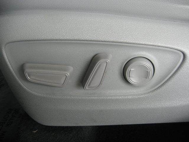 used 2022 Toyota Highlander car, priced at $32,999