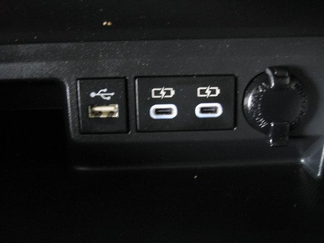 used 2023 Toyota Highlander car, priced at $38,990