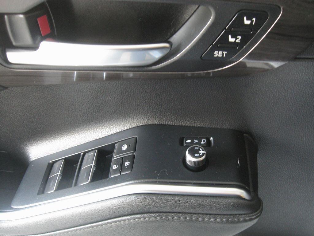 used 2023 Toyota Highlander car, priced at $37,666