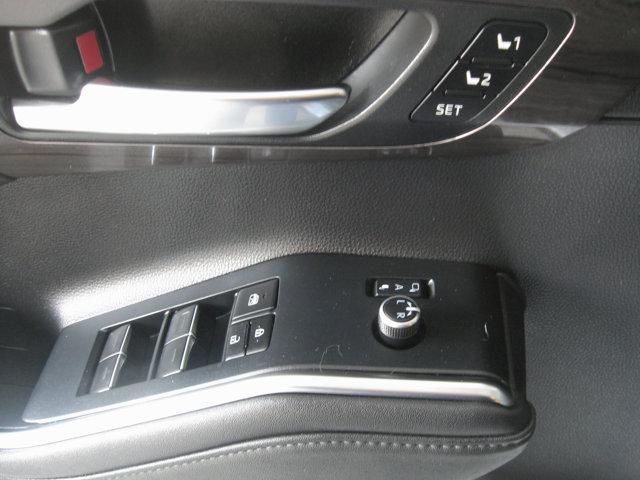 used 2023 Toyota Highlander car, priced at $38,990