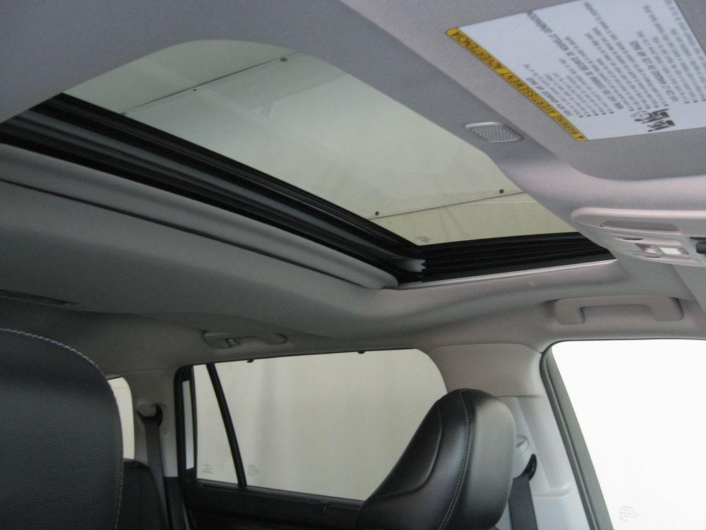 used 2023 Toyota Highlander car, priced at $37,666