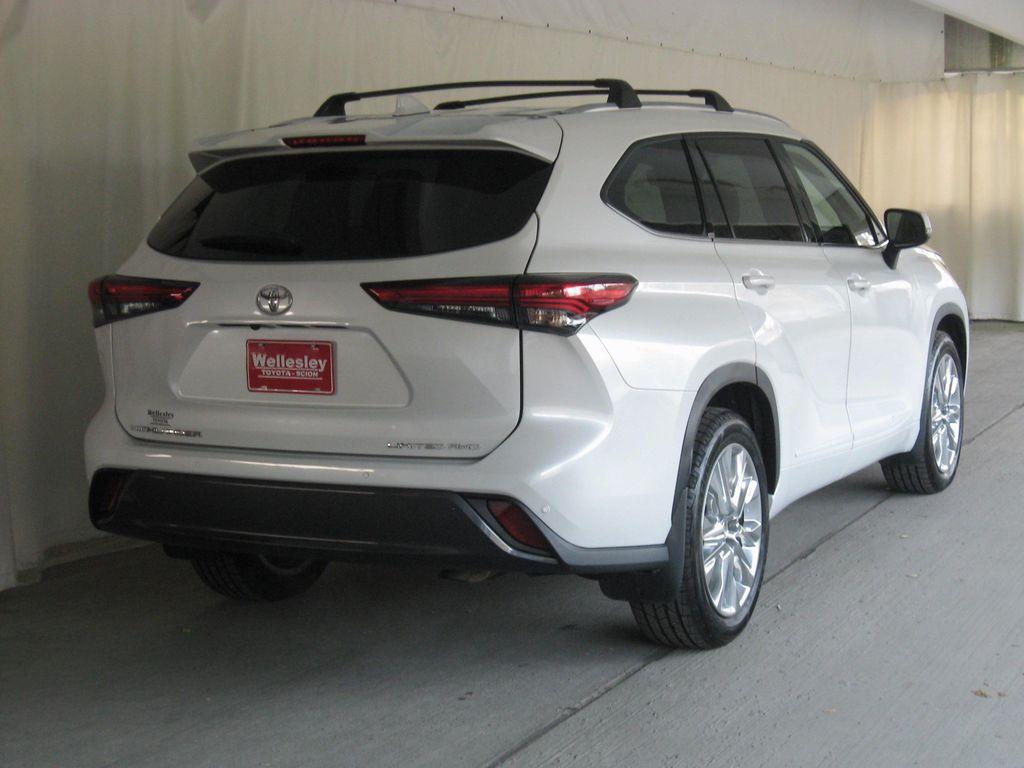 used 2023 Toyota Highlander car, priced at $37,666