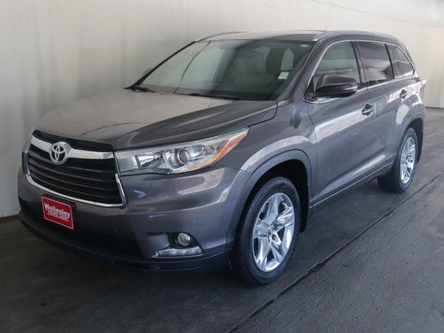 used 2016 Toyota Highlander car, priced at $22,490