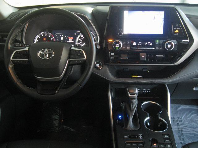 used 2023 Toyota Highlander car, priced at $34,491