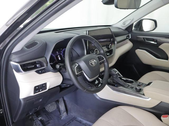 used 2023 Toyota Highlander car, priced at $38,465