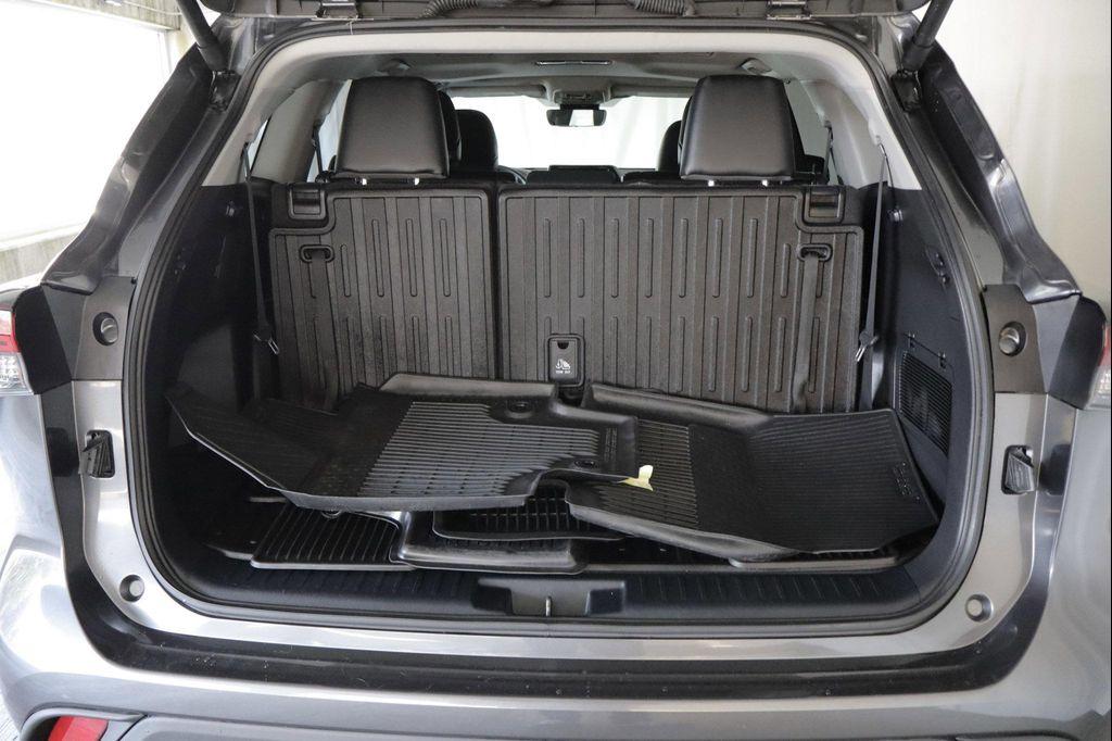 used 2024 Toyota Highlander car, priced at $40,466