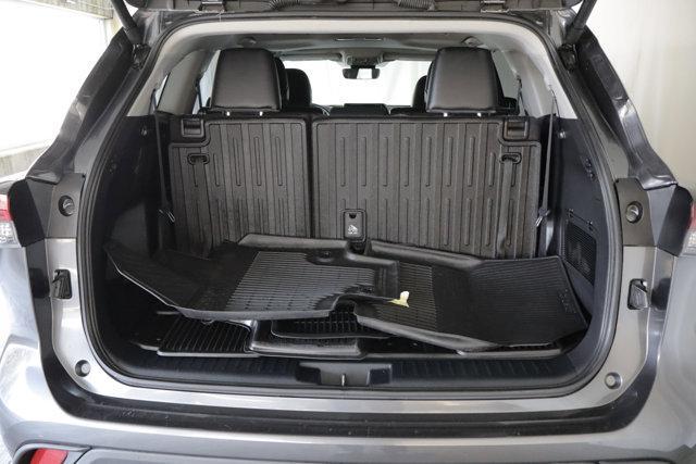 used 2024 Toyota Highlander car, priced at $40,490