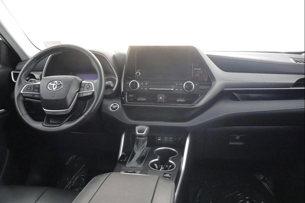 used 2024 Toyota Highlander car, priced at $40,466
