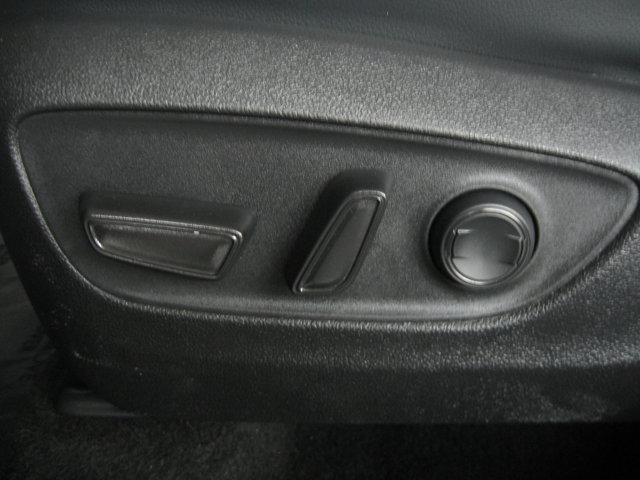 used 2023 Toyota Highlander car, priced at $36,990