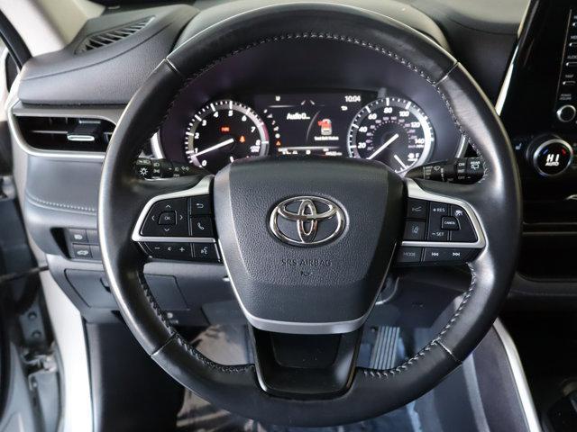 used 2022 Toyota Highlander car, priced at $33,490