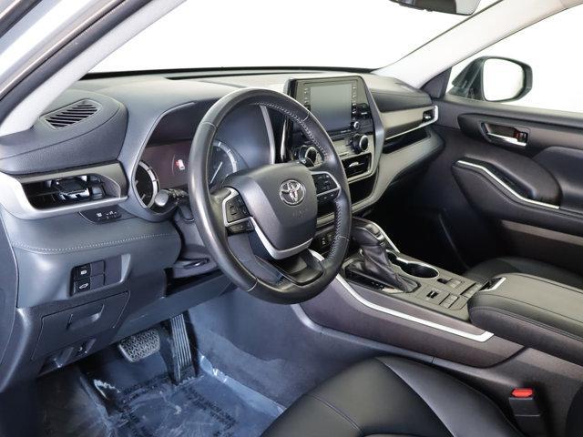 used 2022 Toyota Highlander car, priced at $33,490