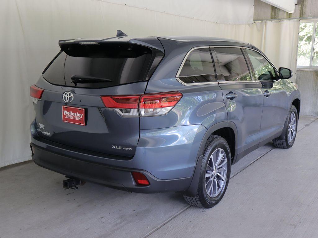 used 2019 Toyota Highlander car, priced at $22,965