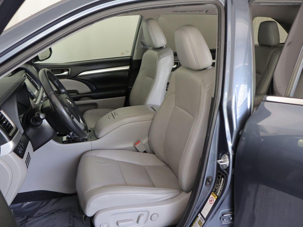 used 2019 Toyota Highlander car, priced at $22,965