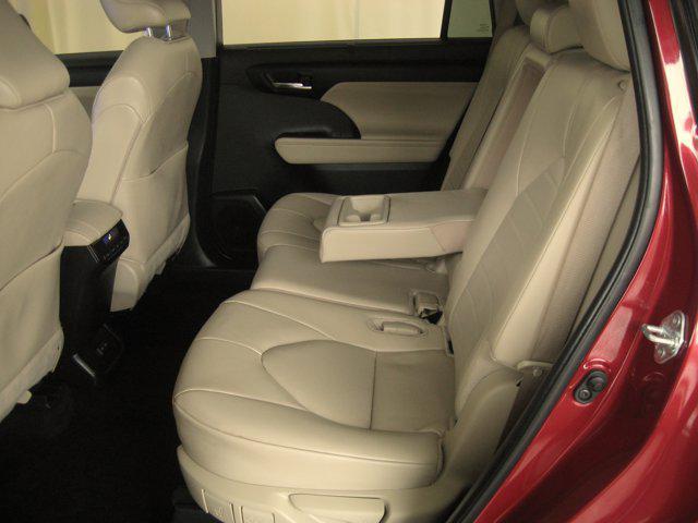 used 2024 Toyota Highlander car, priced at $38,490