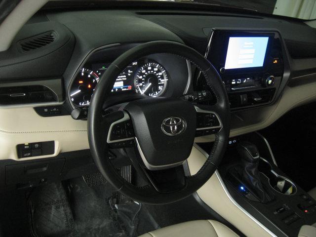 used 2024 Toyota Highlander car, priced at $38,490