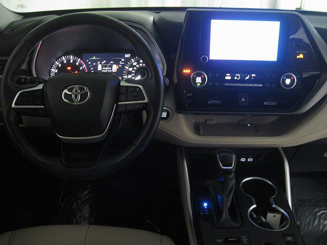 used 2024 Toyota Highlander car, priced at $38,490