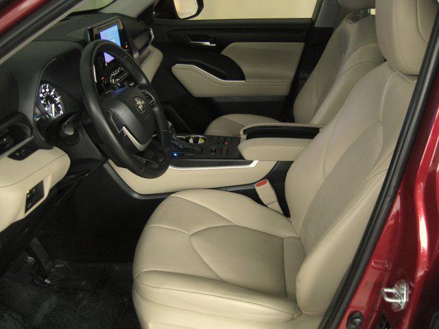 used 2024 Toyota Highlander car, priced at $38,490