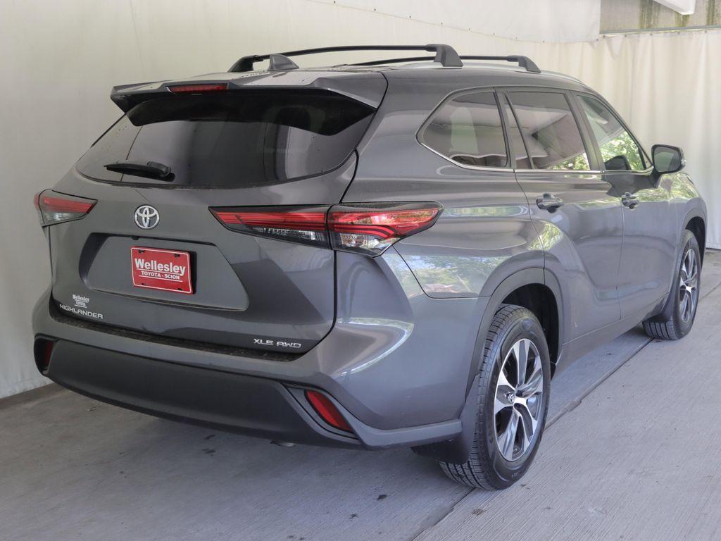 used 2023 Toyota Highlander car, priced at $37,466