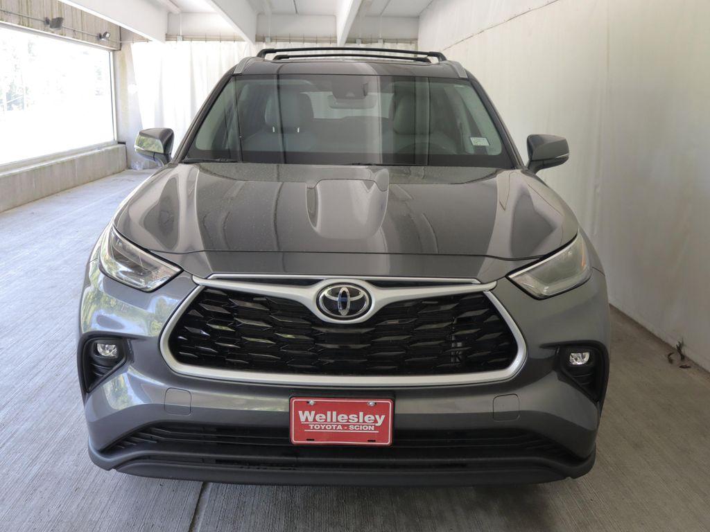 used 2023 Toyota Highlander car, priced at $37,466