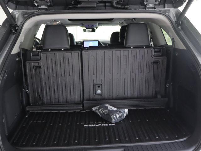 new 2026 Toyota Highlander Hybrid car, priced at $58,198