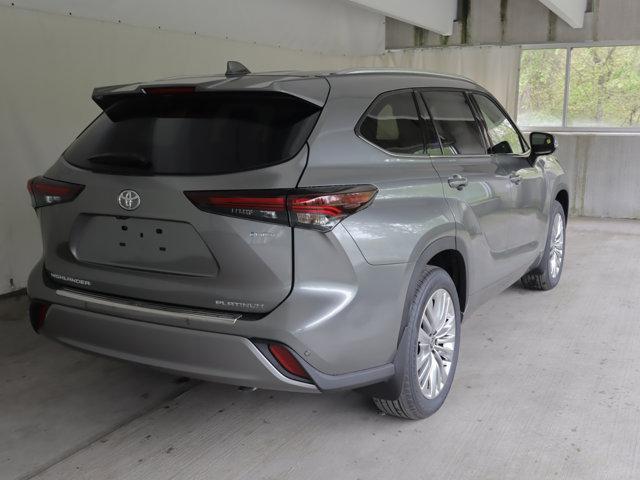 new 2026 Toyota Highlander Hybrid car, priced at $58,198