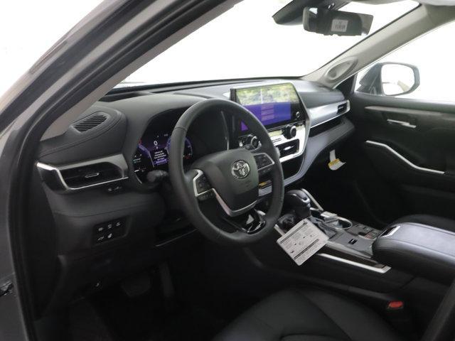 new 2026 Toyota Highlander Hybrid car, priced at $58,198