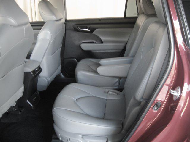 used 2022 Toyota Highlander car, priced at $36,191