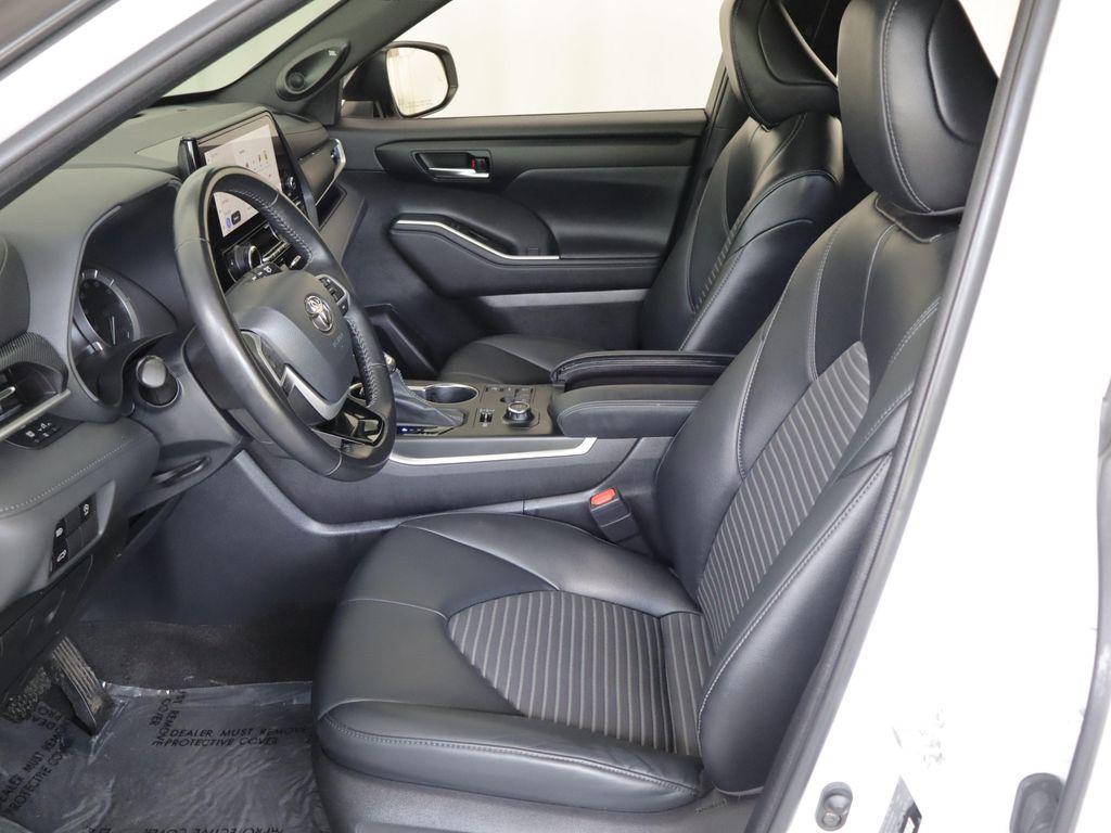 used 2023 Toyota Highlander car, priced at $38,465