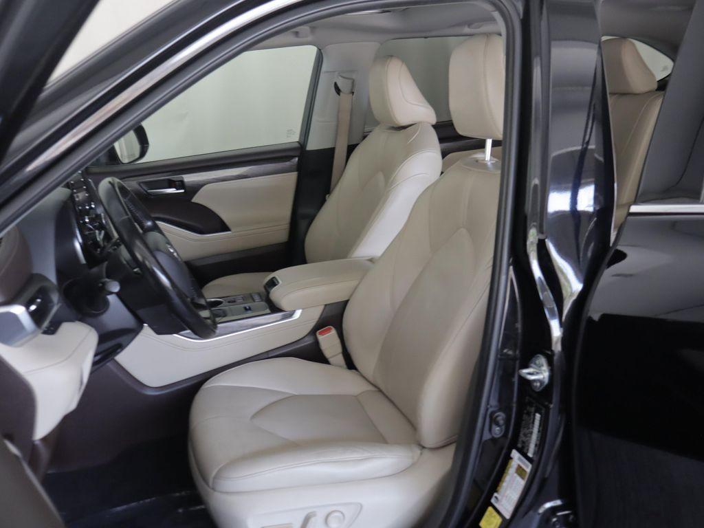 used 2021 Toyota Highlander Hybrid car, priced at $30,466