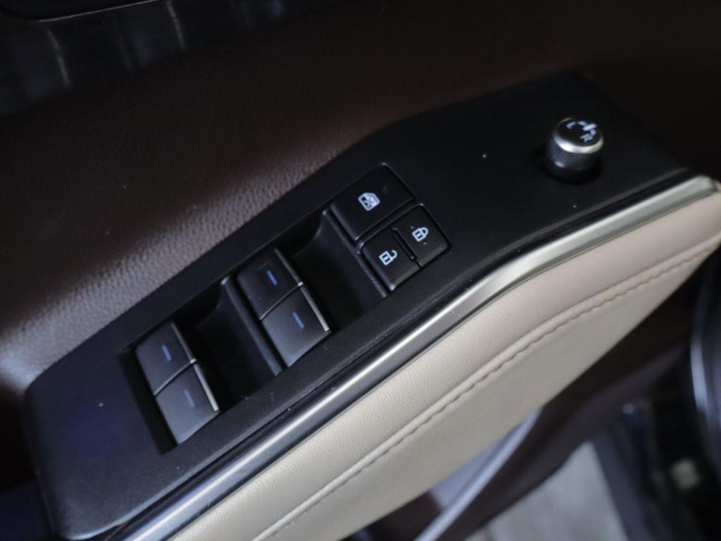used 2021 Toyota Highlander Hybrid car, priced at $30,466