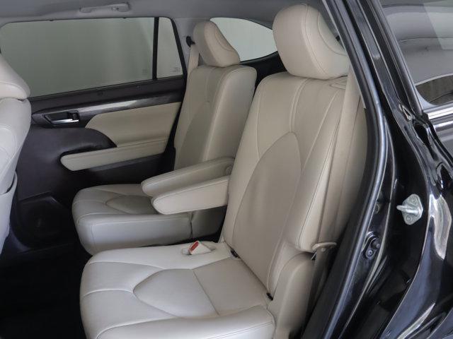 used 2021 Toyota Highlander Hybrid car, priced at $29,990