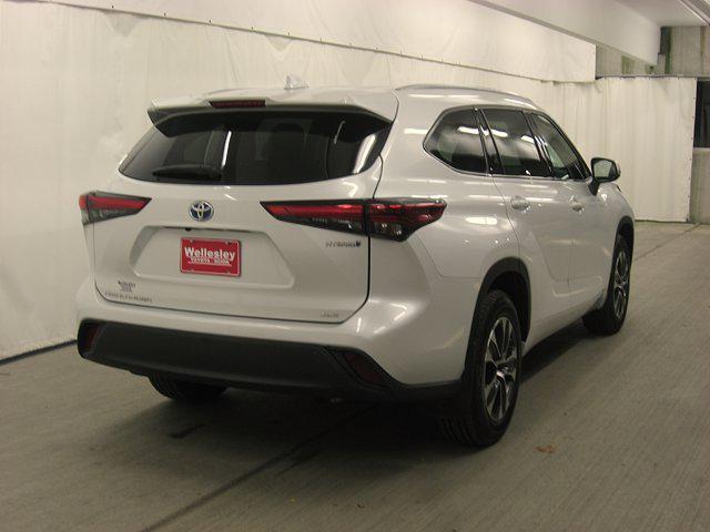 used 2022 Toyota Highlander Hybrid car, priced at $32,490