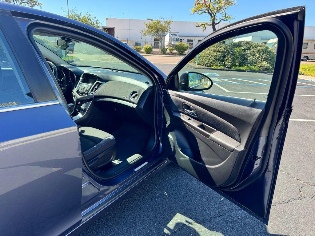 used 2014 Chevrolet Cruze car, priced at $5,990
