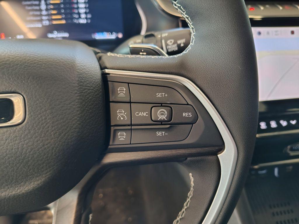 new 2026 Jeep Grand Cherokee car, priced at $48,925