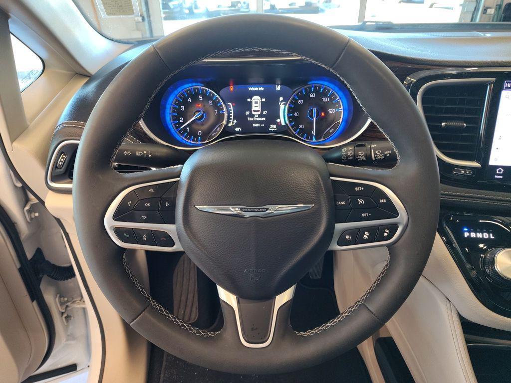 used 2024 Chrysler Pacifica car, priced at $34,799