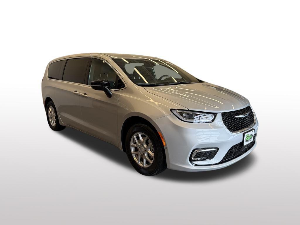 new 2026 Chrysler Pacifica car, priced at $40,284
